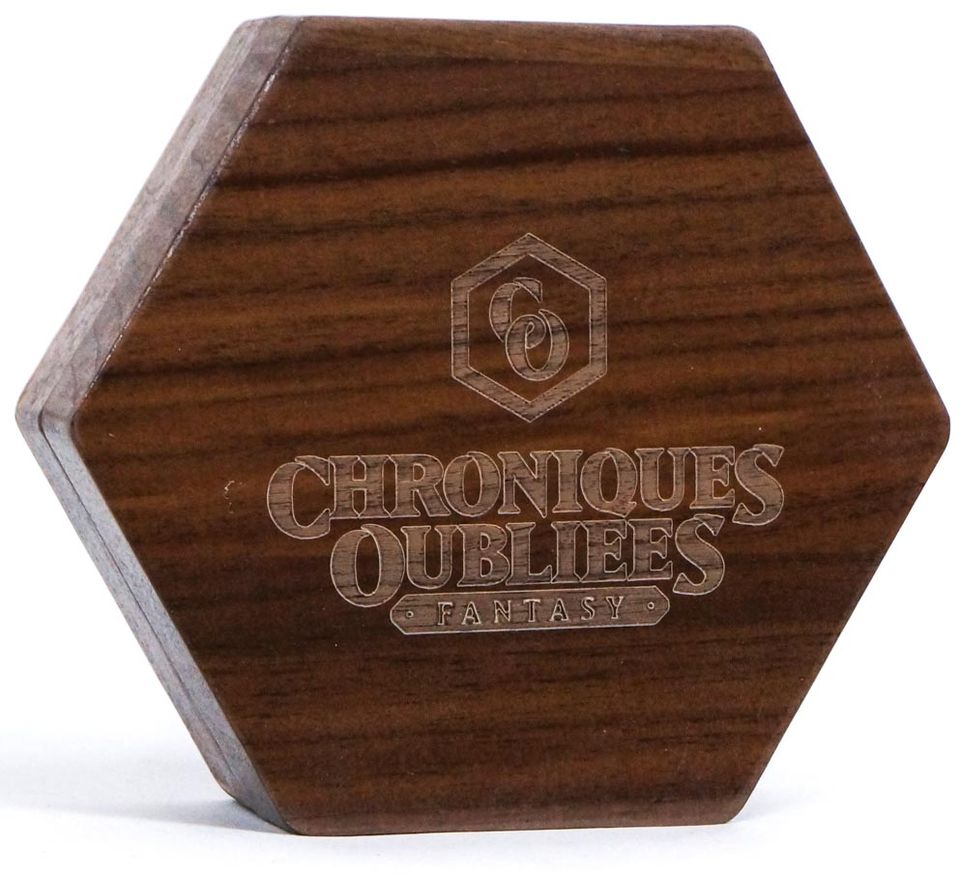 Boîte à Dés DND En Bois – 24,1 X 10,2 Cm Avec Couvercle Magnétique Et Feutre – Accessoire Donjons & Dragons