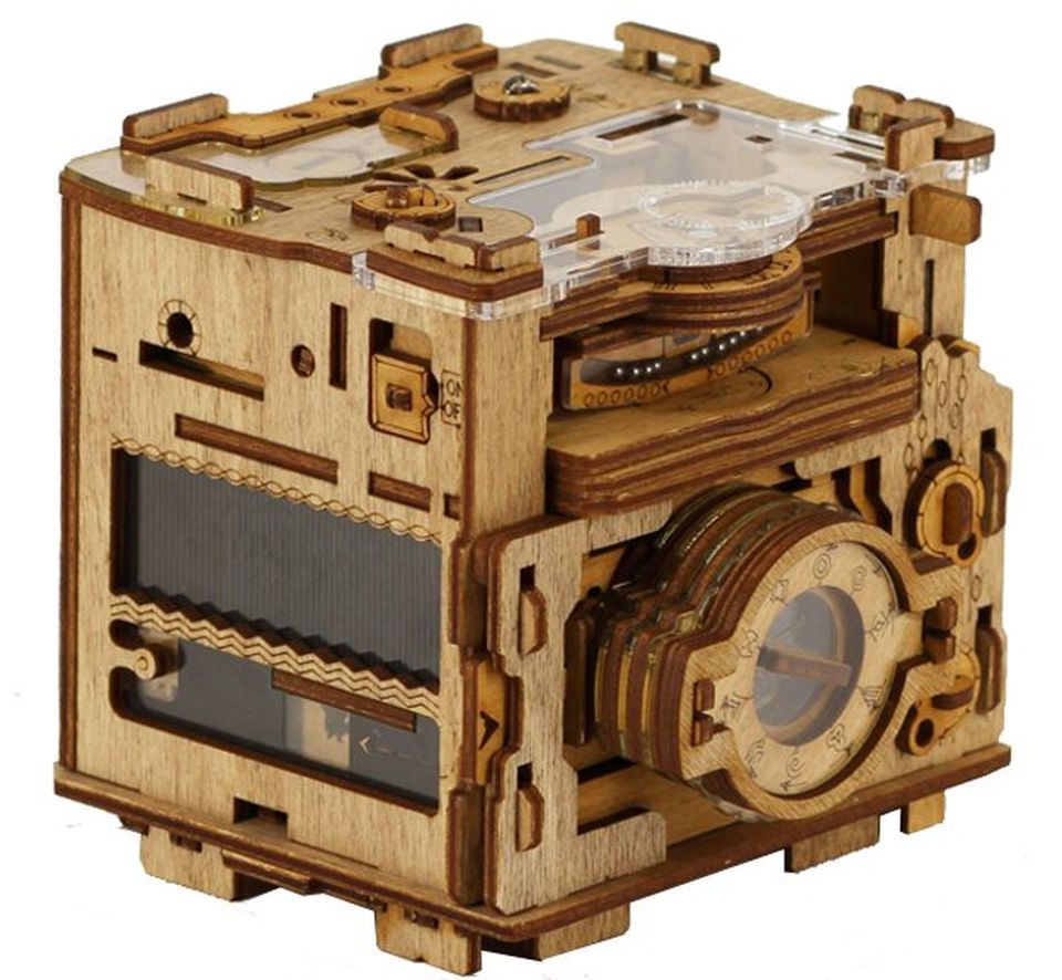 Cluebox – Escape room dans une boîte - Sherlock's Camera image